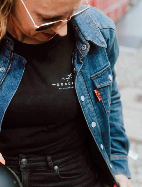 URBAN GODDESS - T-Shirt