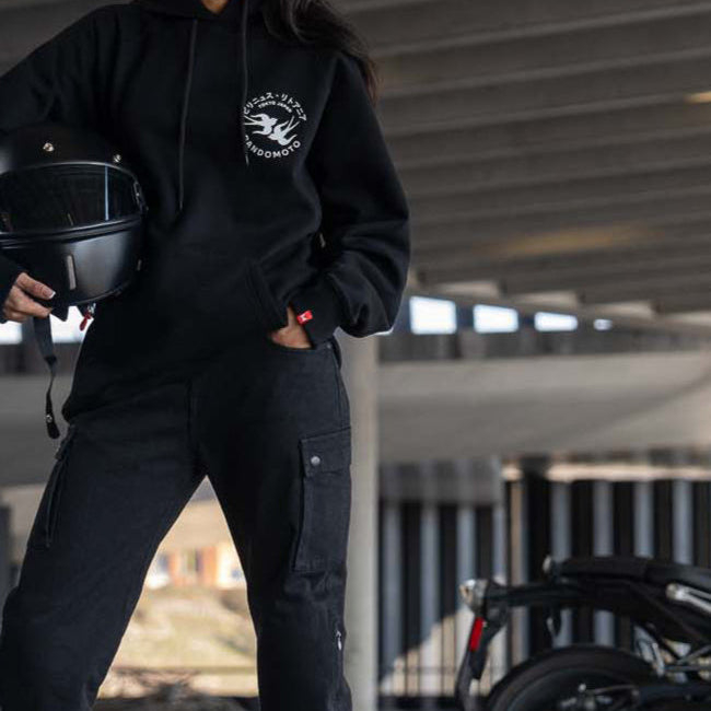 MILA CARGO BLACK – Motorradjeans für Damen im Chino-Stil aus Cordura